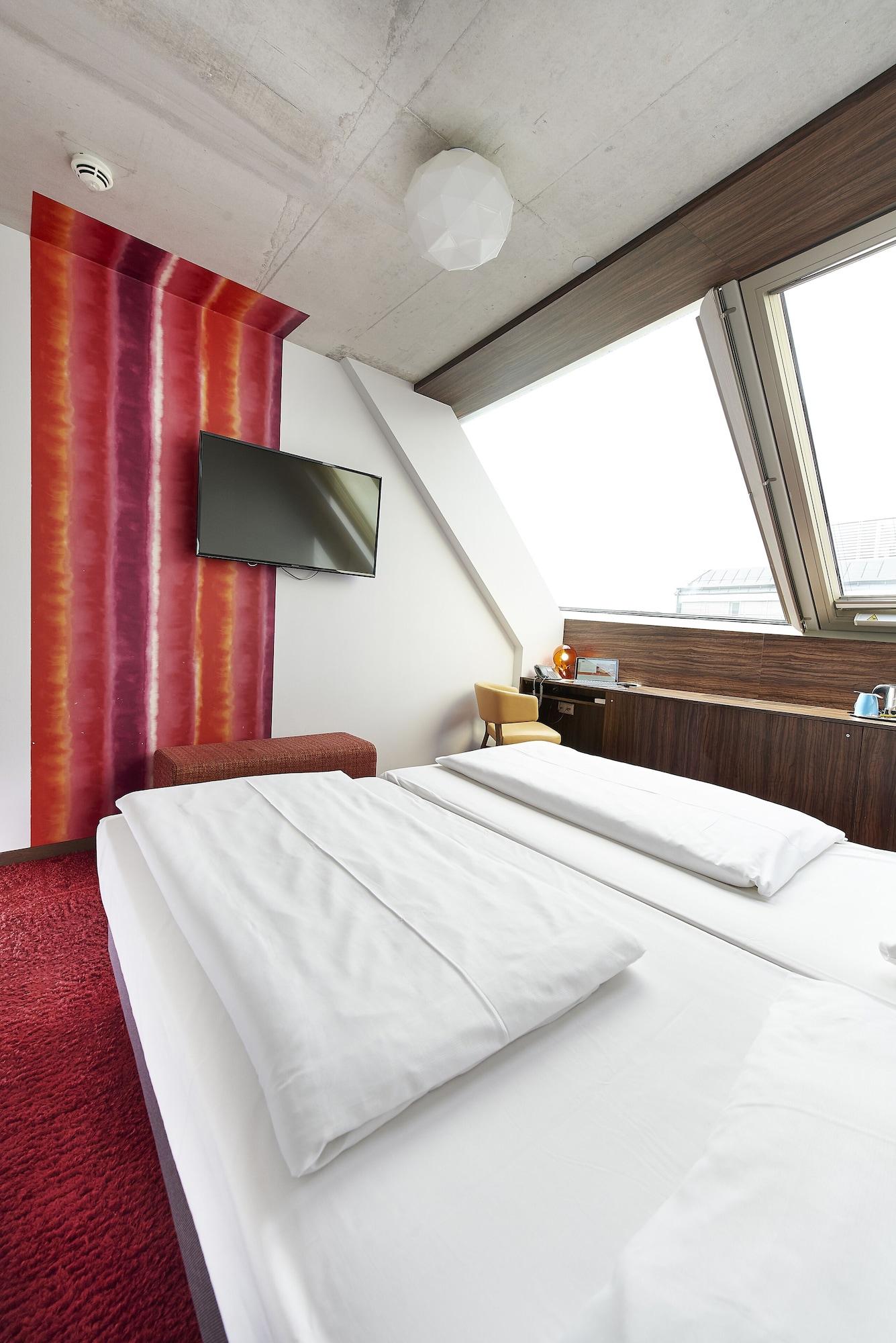 Simm'S Hotel - Cityhotel Next To Metro U3 Виена Екстериор снимка
