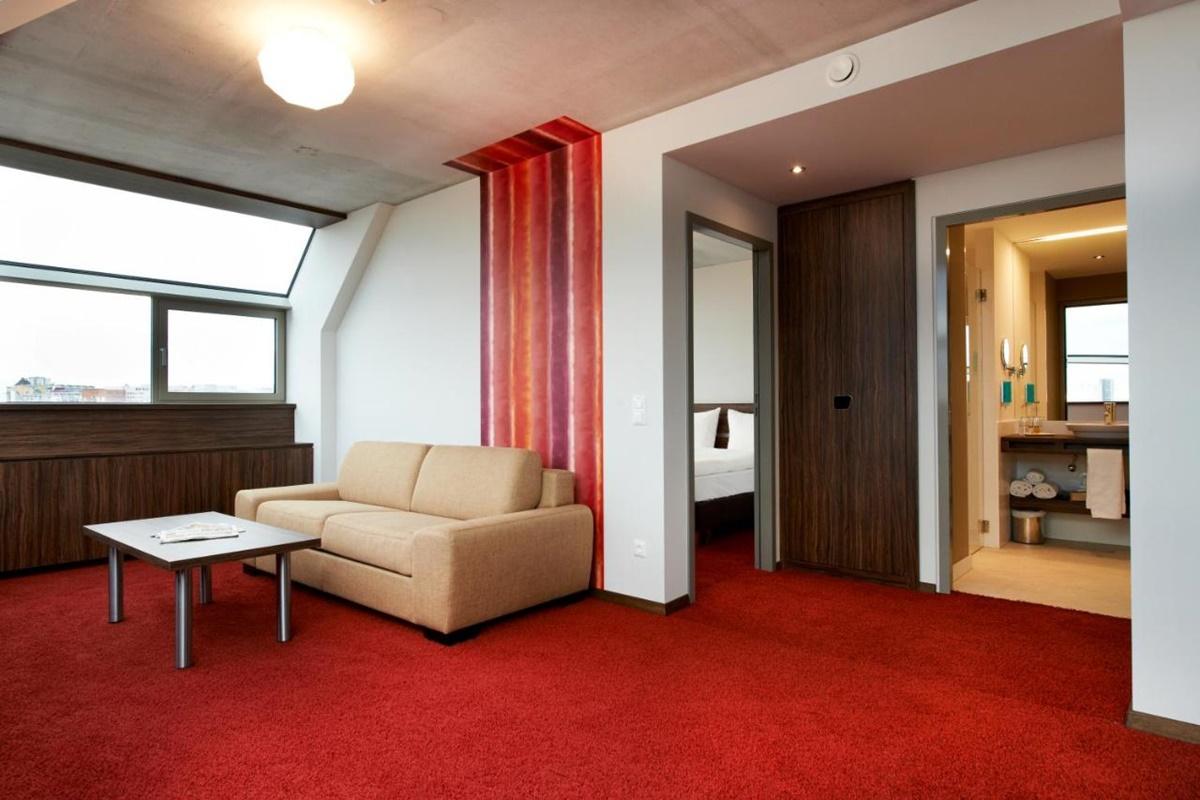 Simm'S Hotel - Cityhotel Next To Metro U3 Виена Екстериор снимка