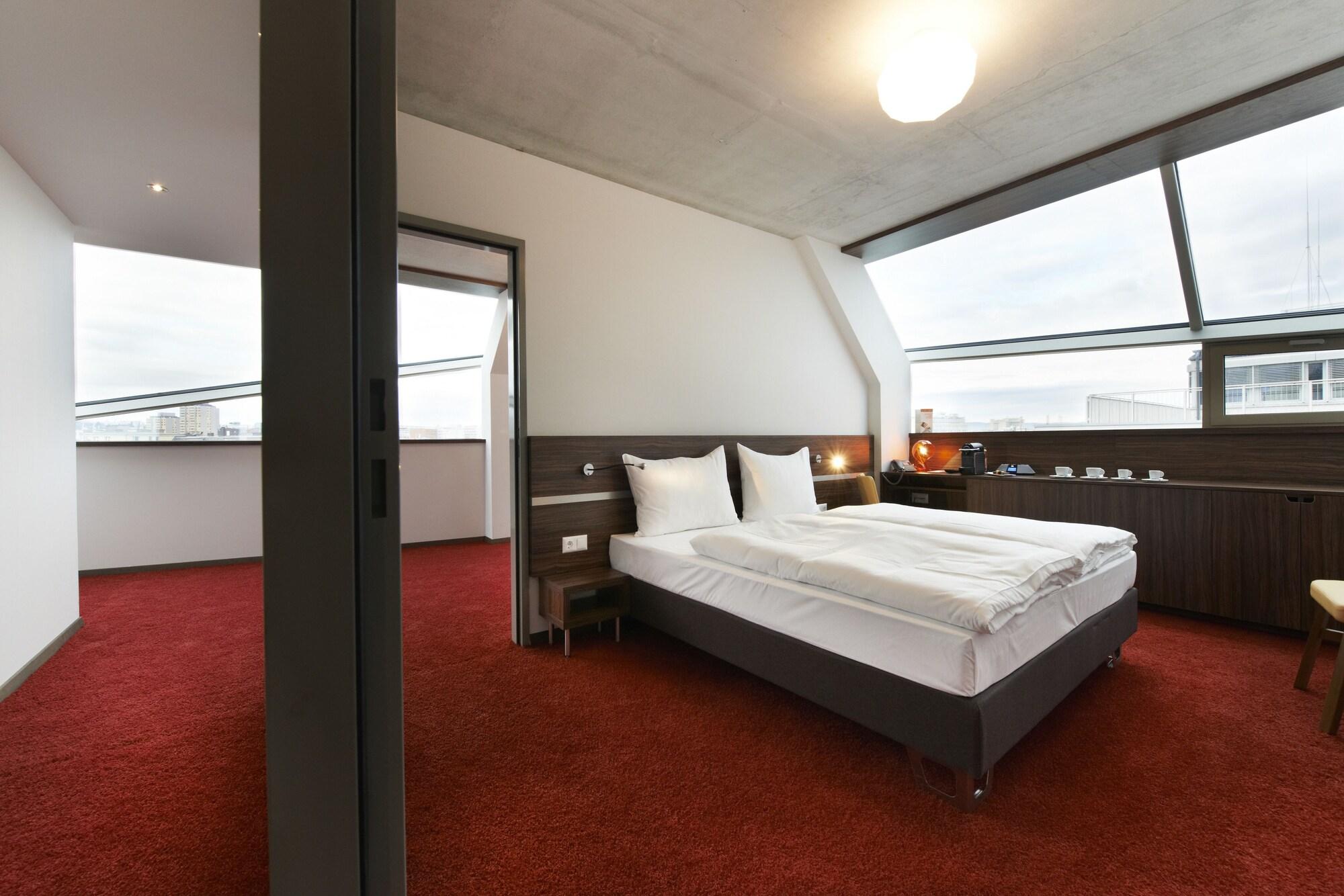 Simm'S Hotel - Cityhotel Next To Metro U3 Виена Екстериор снимка