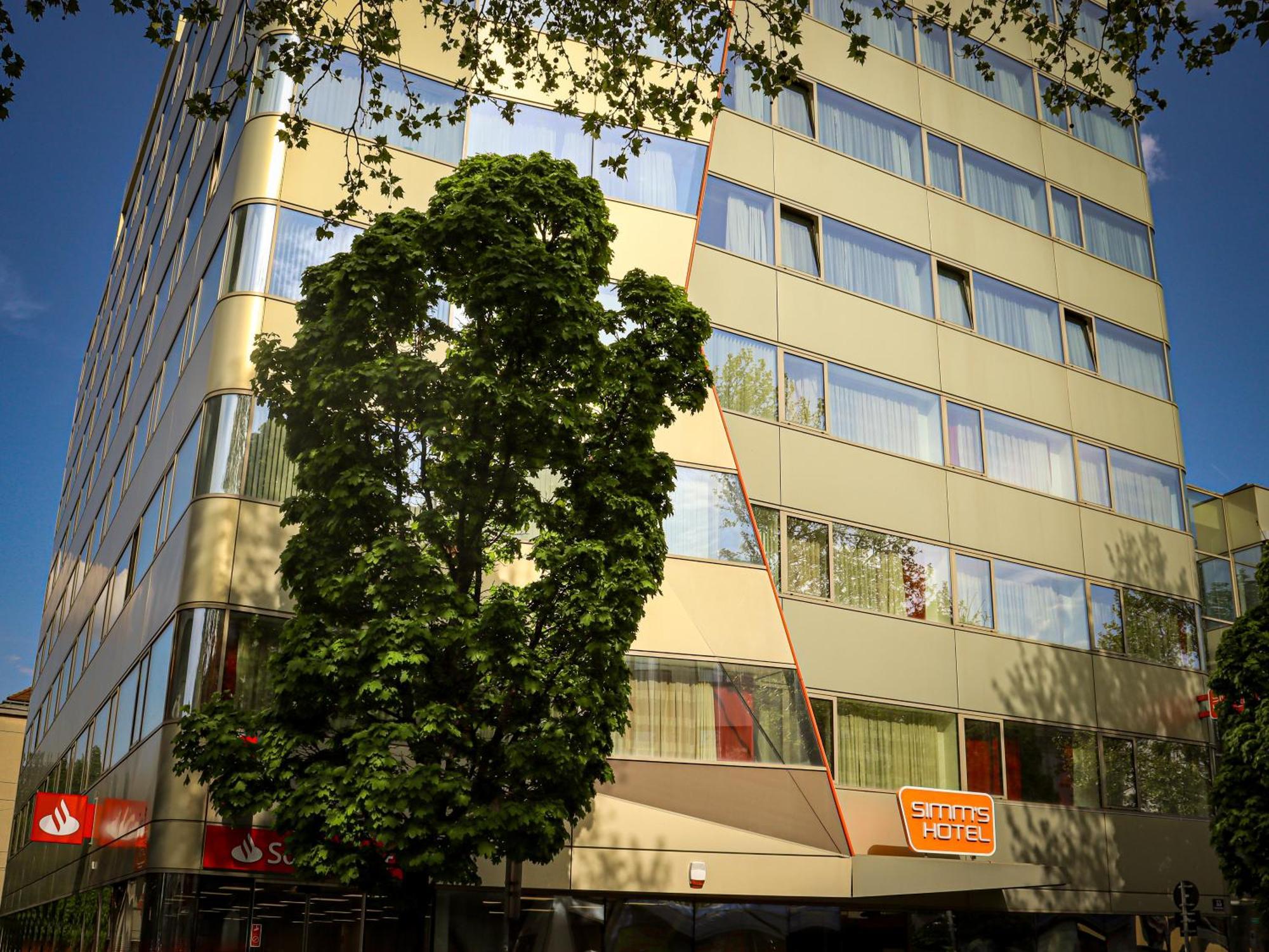 Simm'S Hotel - Cityhotel Next To Metro U3 Виена Екстериор снимка